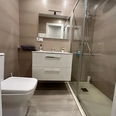Apartment Castellana Jardin 1 Y 2 Parking Y Piscina Gratis!! *