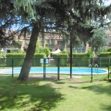 Castellana Jardin 1 Y 2 Parking Y Piscina Gratis!! * Burgos