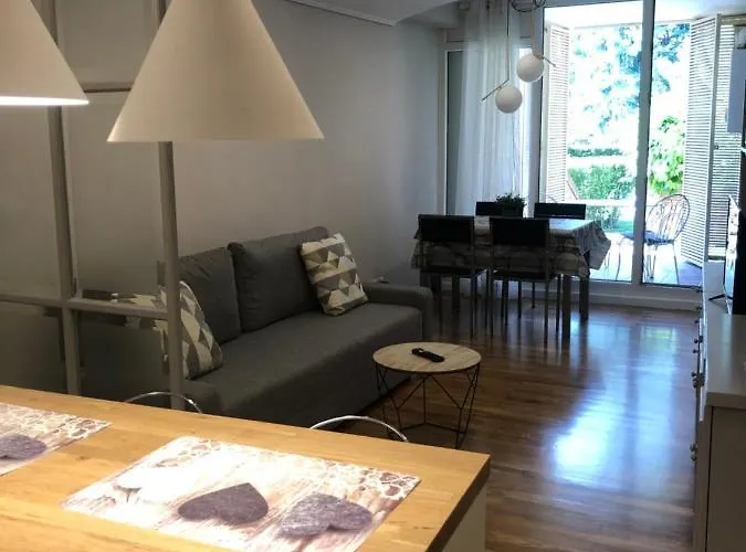 Castellana Jardin 1 Y 2 Parking Y Piscina Gratis!! * Burgos