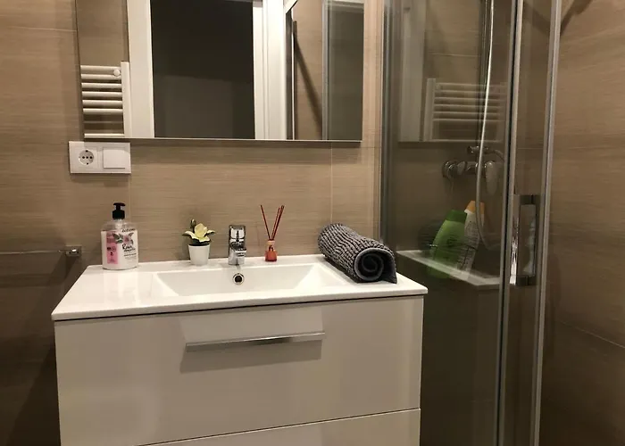 Castellana Jardin 1 Y 2 Parking Y Piscina Gratis!!